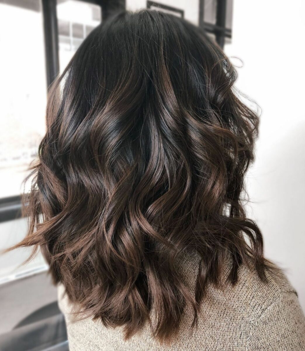 idées balayage sur cheveux noirs